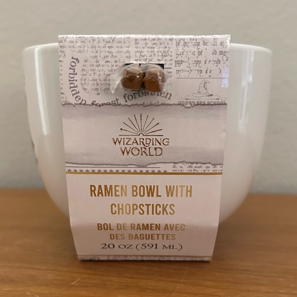NWT - Hogwarts Noodle Bowl with Chopsticks- Harry Potter - Picture 4 of 6